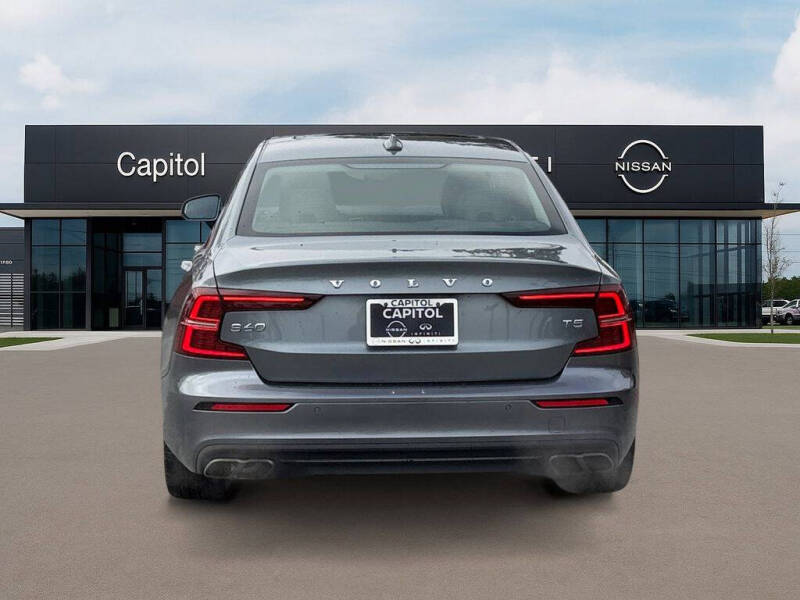 2020 Volvo S60 T5 Momentum