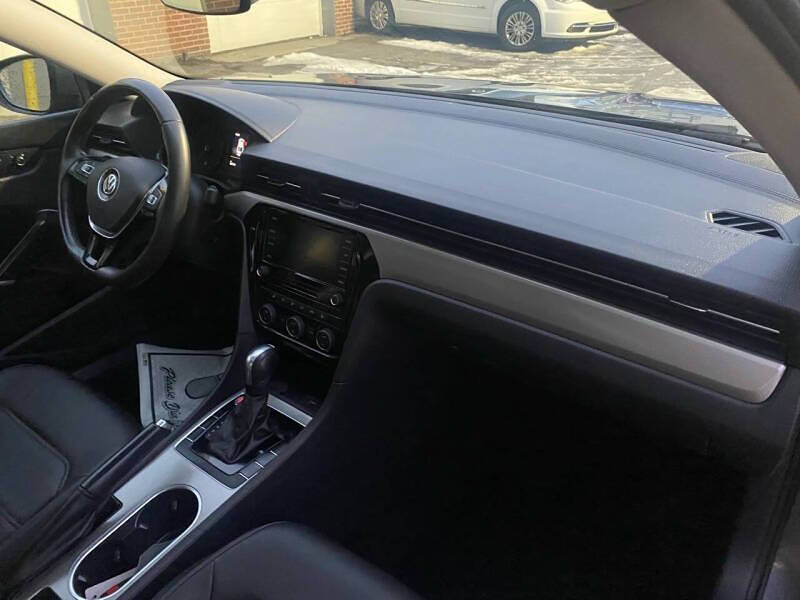 2022 Volkswagen Passat SE