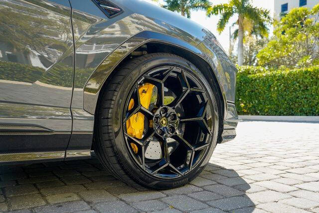 2023 Lamborghini Urus Performante