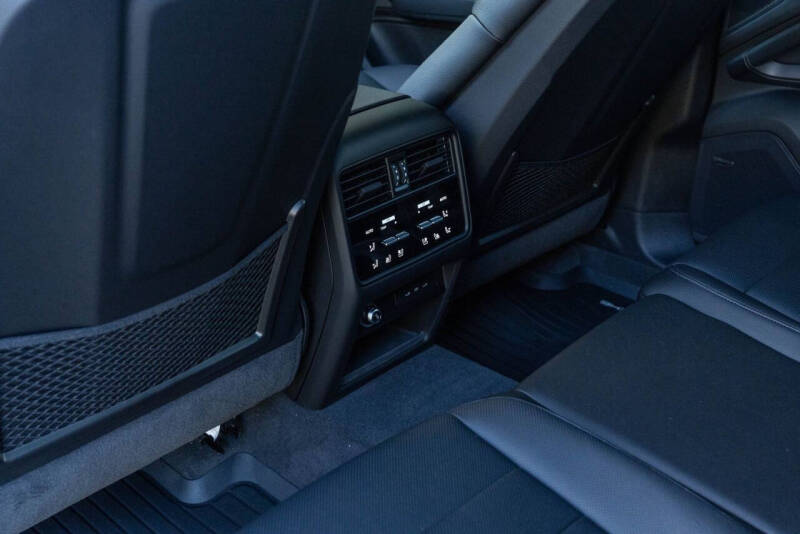 2025 Porsche Cayenne