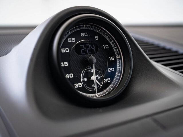 2026 Porsche Macan T