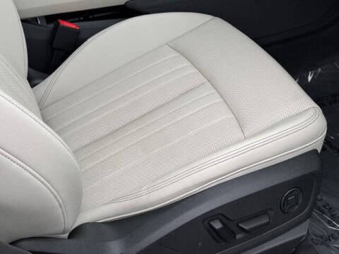 2024 Audi Q8 e-tron quattro Premium Plus