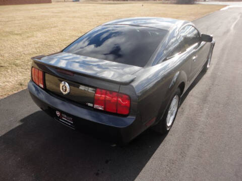 2007 Ford Mustang V6 Deluxe