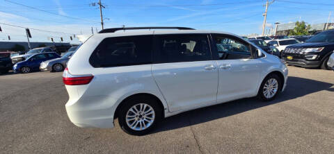 2015 Toyota Sienna XLE 8-Passenger