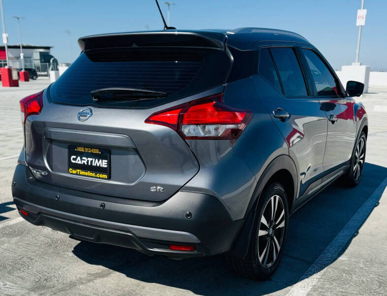 2020 Nissan Kicks SR