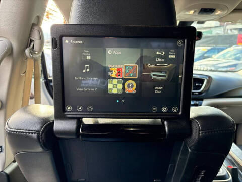 2017 Chrysler Pacifica Touring-L Plus