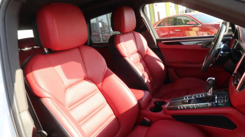 2018 Porsche Macan S