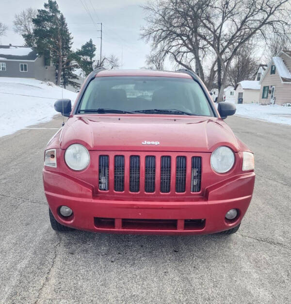 2009 Jeep Compass Sport photo 4