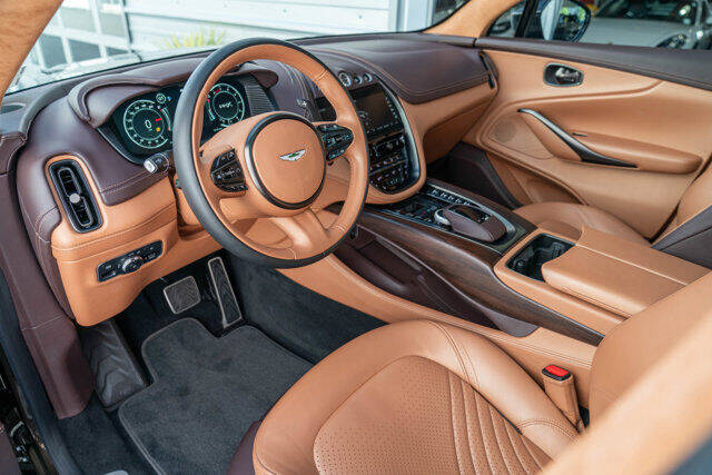 2021 Aston Martin DBX