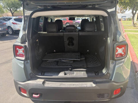 2017 Jeep Renegade Deserthawk