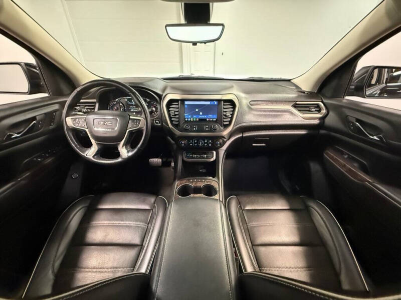 2022 GMC Acadia Denali