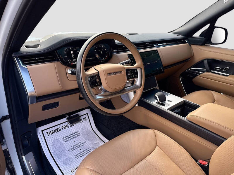 2025 Land Rover Range Rover P530 SE