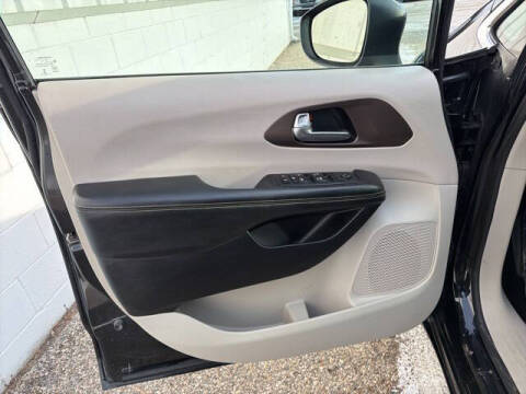 2020 Chrysler Voyager LXi