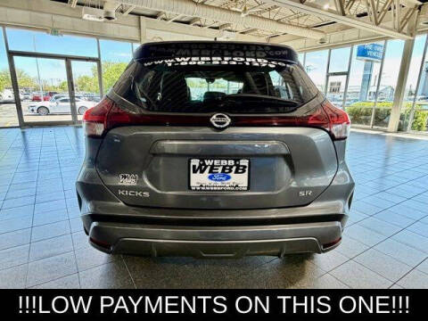 2021 Nissan Kicks SR