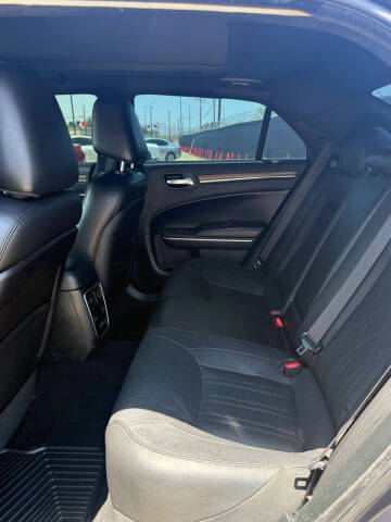 2019 Chrysler 300 C