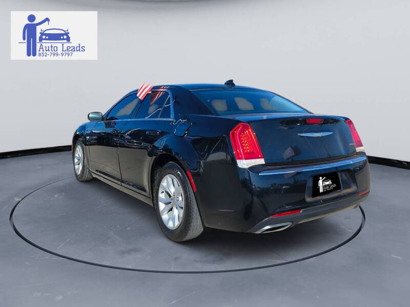 2015 Chrysler 300 Limited