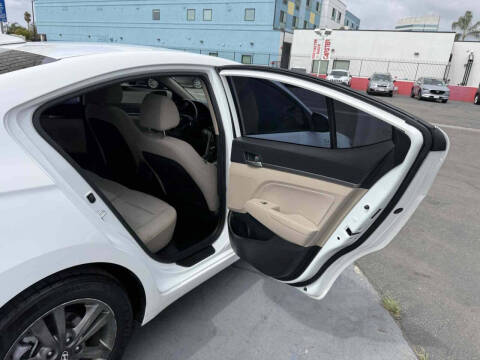 2018 Hyundai Elantra