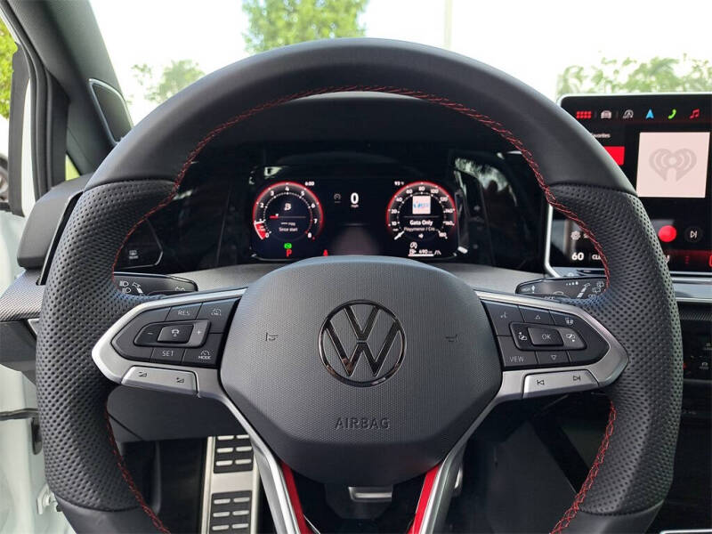 2025 Volkswagen Golf GTI SE