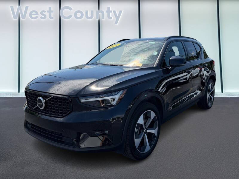 2026 Volvo XC40 B5 Plus