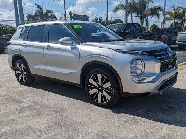 2025 Mitsubishi Outlander SE