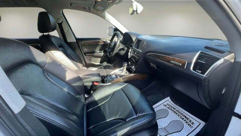 2017 Audi Q5 2.0T quattro Premium Plus