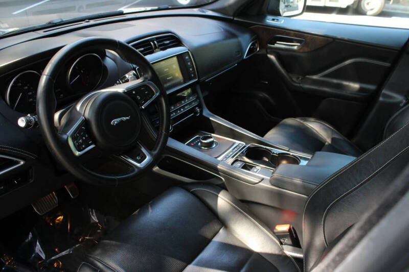 2017 Jaguar F-PACE S