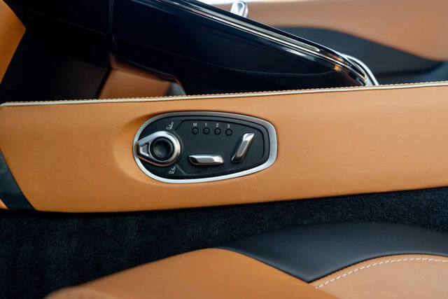 2025 Aston Martin Vantage