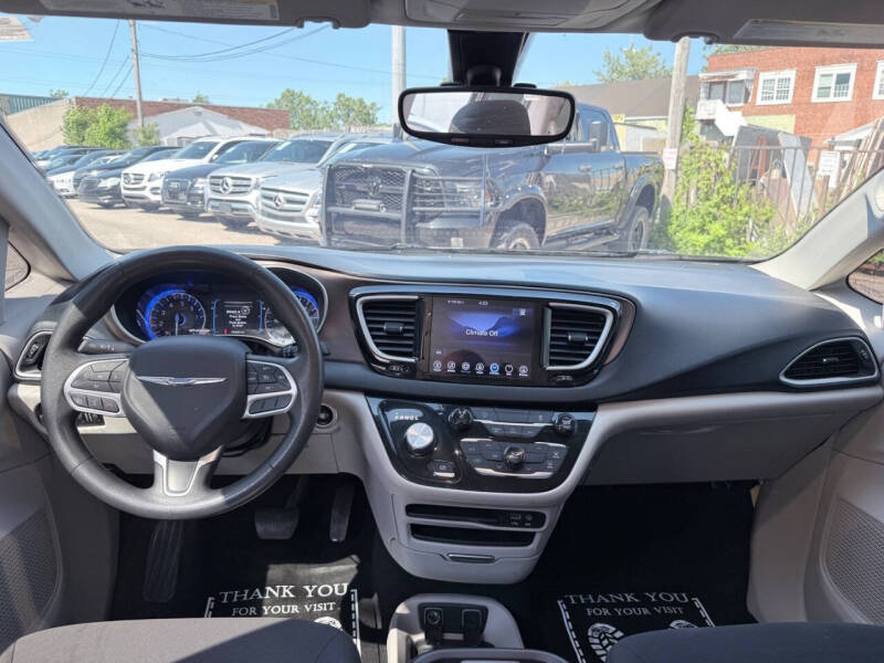 2017 Chrysler Pacifica Touring