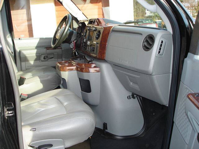 2011 Ford E-Series E-350 SD XLT