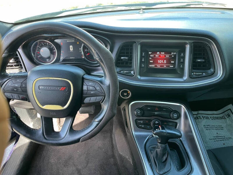 2016 Dodge Challenger SXT