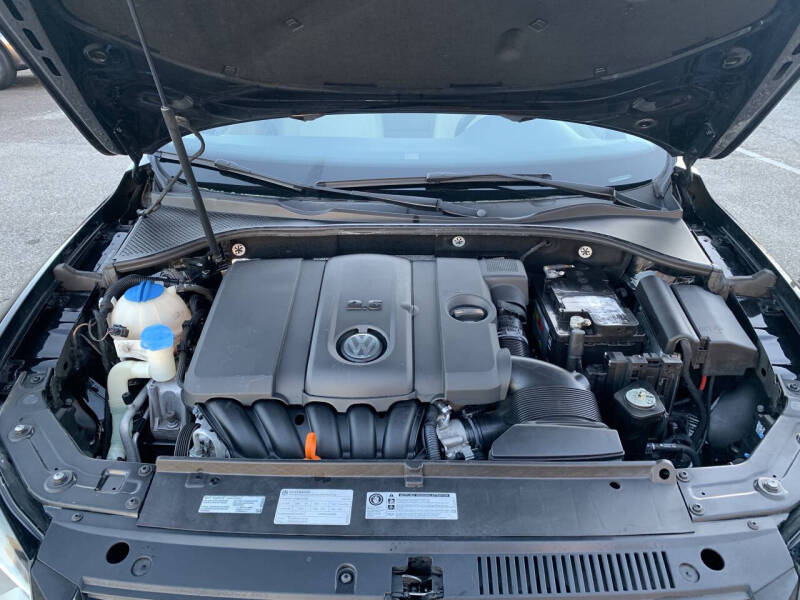 2013 Volkswagen Passat SE