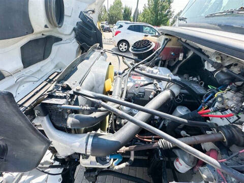 2006 Freightliner M2 106