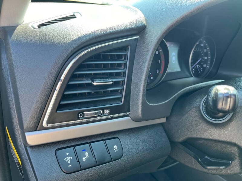 2018 Hyundai Elantra