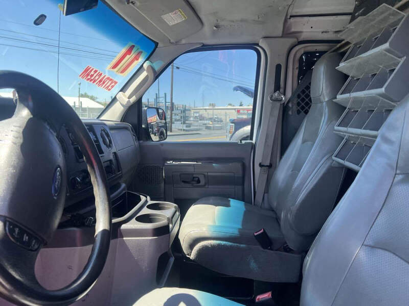 2011 Ford E-Series E-350 SD