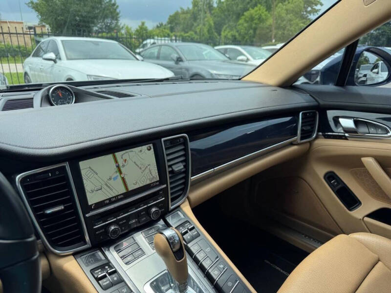 2016 Porsche Panamera