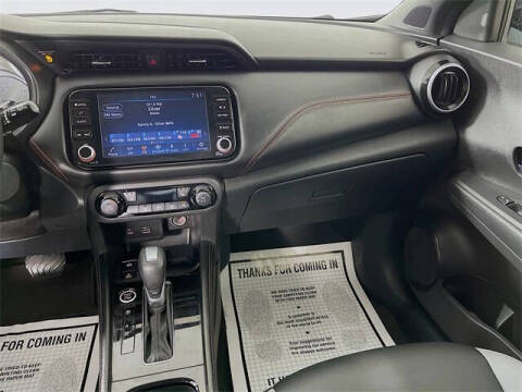 2022 Nissan Kicks SR