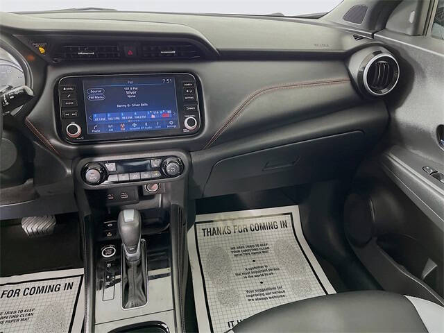 2022 Nissan Kicks SR