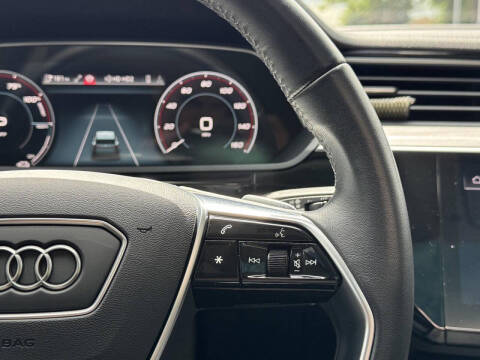 2024 Audi Q8 e-tron quattro Premium Plus