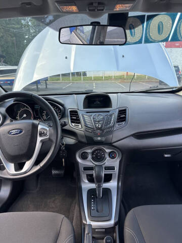 2016 Ford Fiesta SE