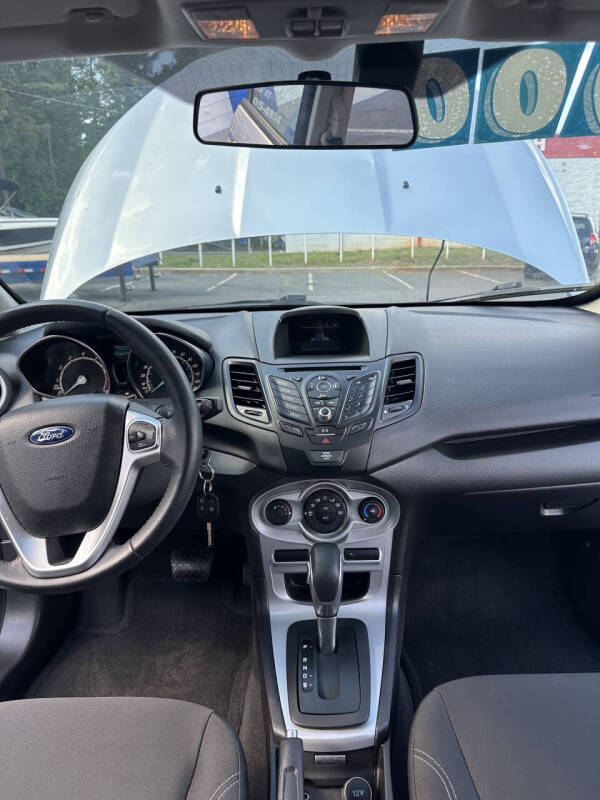 2016 Ford Fiesta SE