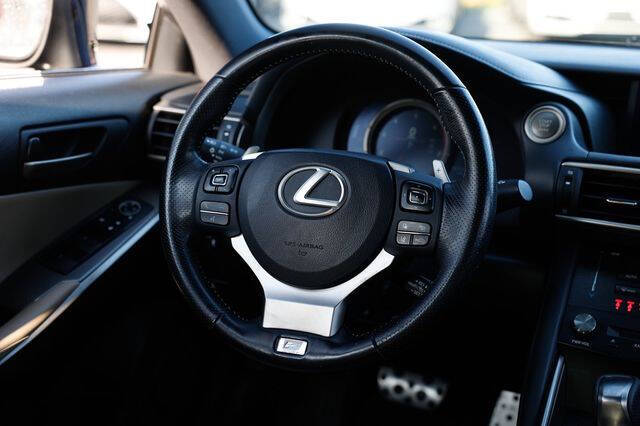2017 Lexus IS 200t