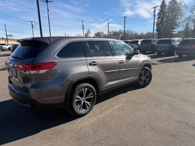 2019 Toyota Highlander LE