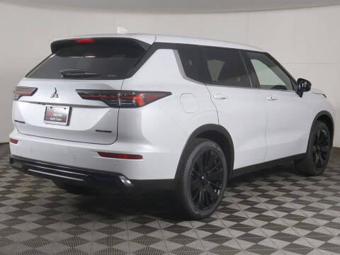 2026 Mitsubishi Outlander LE