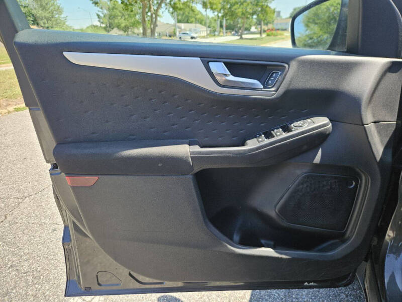 2020 Ford Escape SE