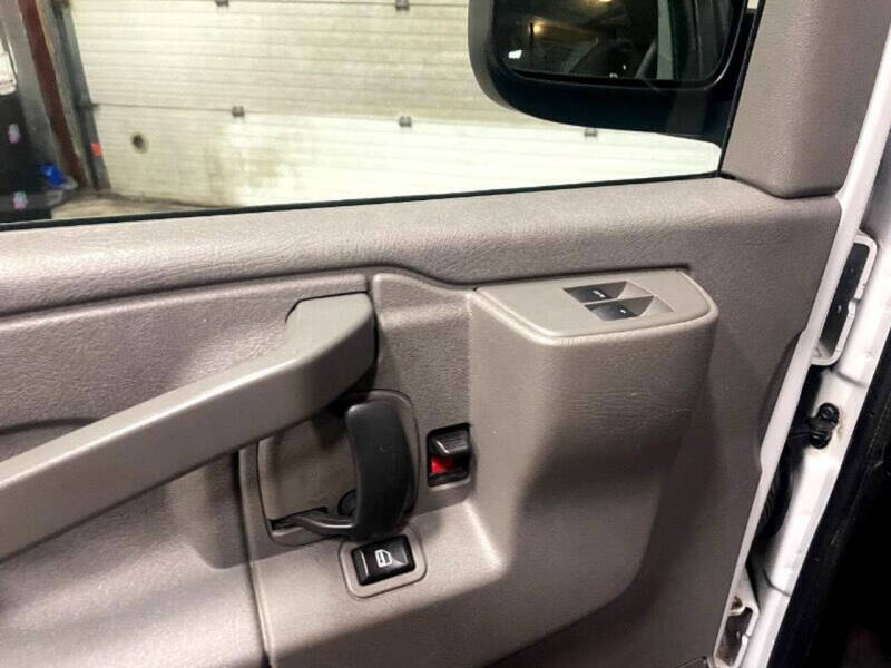 2020 GMC Savana 3500