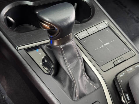 2022 Lexus UX 200