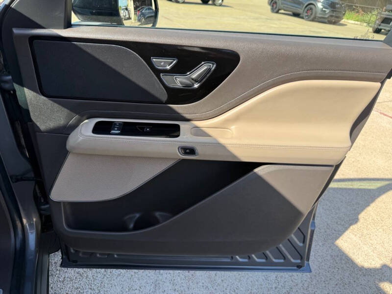 2022 Lincoln Aviator Standard