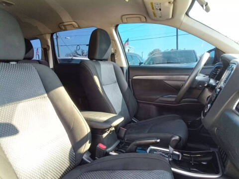 2018 Mitsubishi Outlander ES