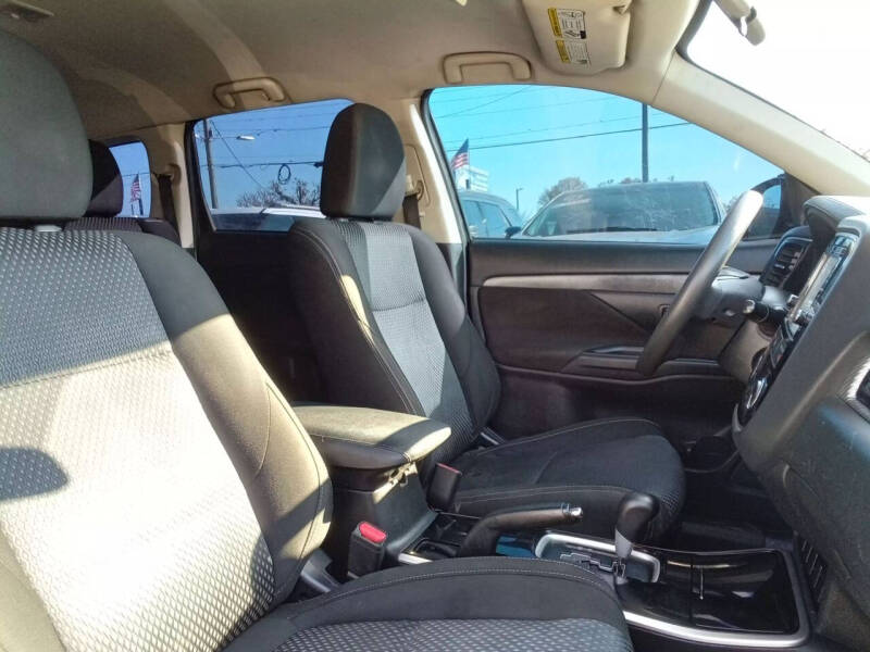 2018 Mitsubishi Outlander ES