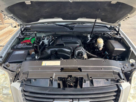 2011 GMC Yukon XL SLE